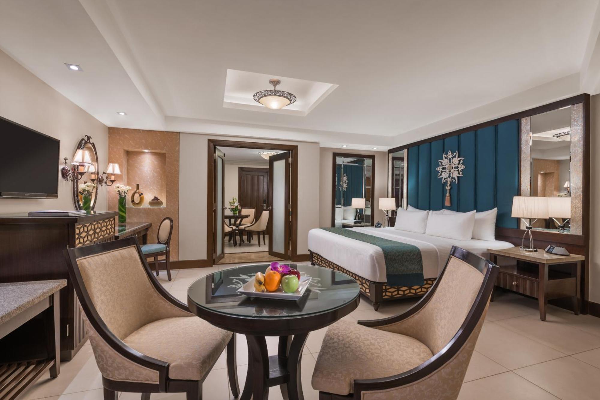 Henann Regency Resort And Spa Balabag  Exterior foto A suite at the hotel